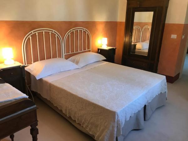 Tenuta Castelle Cutrofiano Exteriör bild
